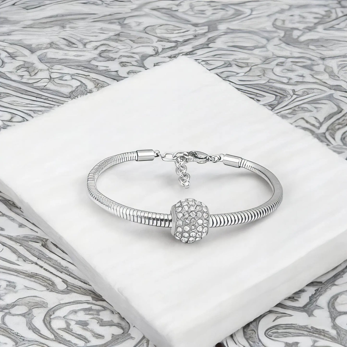 Ατσάλινο βραχιόλι με charm (B3267)