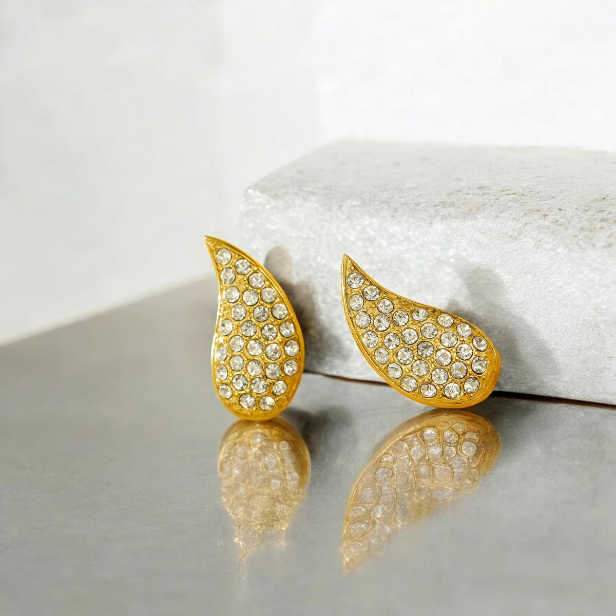 Ατσάλινα καρφωτά σκουλαρίκια με ζιργκόν 2.7cm (E1544)