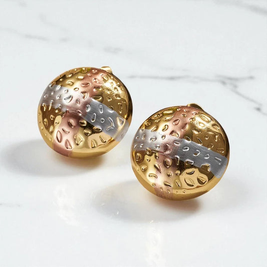 Ατσάλινα Σκουλαρίκια με Ανάγλυφη Υφή – Τρίχρωμος Σχεδιασμός (E1590)