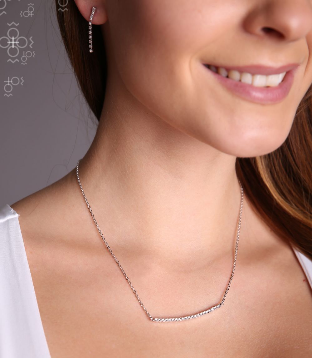 Κολιέ με λεπτό κυρτό μοτίφ και κρύσταλλα Swarovski (F1141)