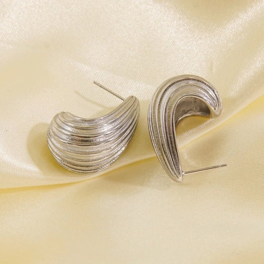 Ατσάλινα σκουλαρίκια καρφωτά σχήμα σταγόνα 3cm (E1383)