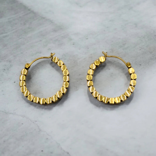 Ατσάλινα σκουλαρίκια κρίκοι επιχρυσωμένοι 2.6cm (E1495) - charmy.gr