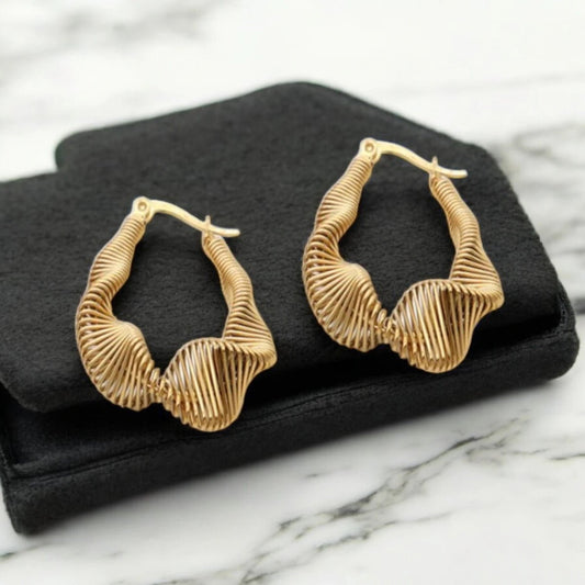 Ατσάλινα Σκουλαρίκια με Στριφτό Σχέδιο 3.1cm (E3141) - charmy.gr