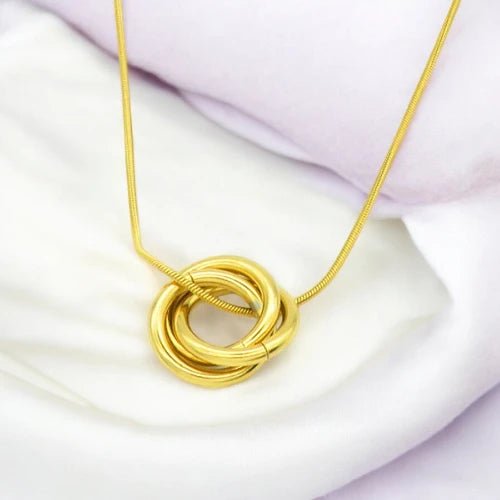 Ατσάλινο κολιέ επιχρυσωμένο κρεμαστό με τρεις κρίκους (N3141) - charmy.gr