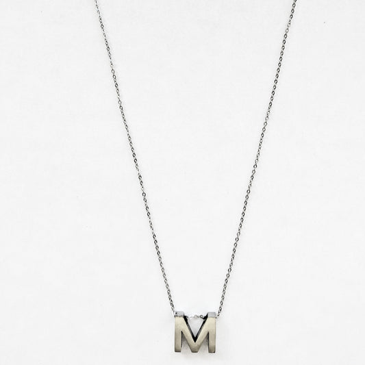 Ατσάλινο κολιέ με αρχικό γράμμα Μ χρώμα ασημί (N1304) - necklace - charmy.gr