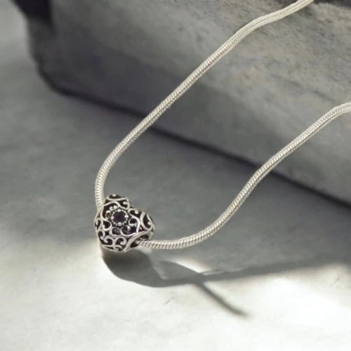 Ατσάλινο Κολιέ με Διακοσμητική Χάντρα Καρδιά σε Εντυπωσιακό Σχέδιο (N3205) - charmy.gr