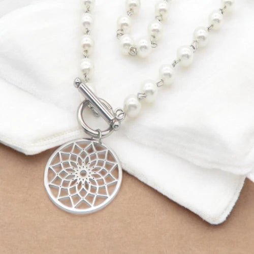 Ατσάλινο κολιέ με πέρλες & κρεμαστό κυκλικό στοιχείο (N3142) - charmy.gr