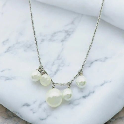 Ατσάλινο κολιέ χρώμα ασημί με πέρλες (N3187) - charmy.gr