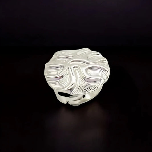 Ατσάλινο ρυθμιζόμενο δαχτυλίδι με εντυπωσιακό ανάγλυφο σχέδιο (R3018) - charmy.gr