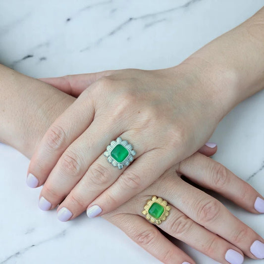 Ατσάλινο ρυθμιζόμενο δαχτυλίδι με πράσινη πέτρα ζιργκόν (R3004) - charmy.gr