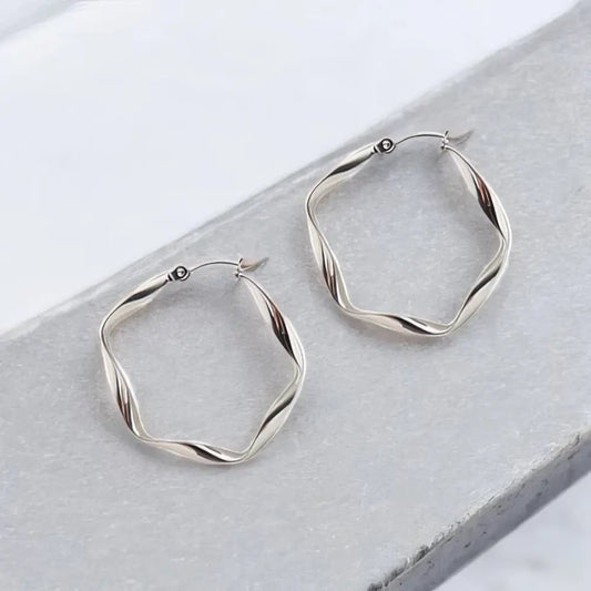 Ατσάλινοι Κρίκοι - Μοναδικός Κυματιστός Σχεδιασμός 3.7cm (E3133) - charmy.gr