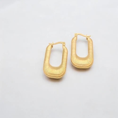 Ατσάλινοι κρίκοι ορθογώνιοι 2.8cm με χαρακιές επιχρυσωμένοι (E3040) - charmy.gr