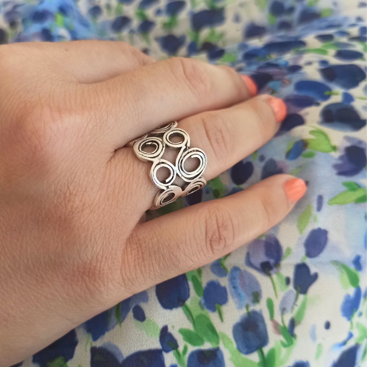 Δαχτυλίδι από ζάμακ με γεωμετρικά σχέδια ρυθμιζόμενο (R1432) - charmy.gr