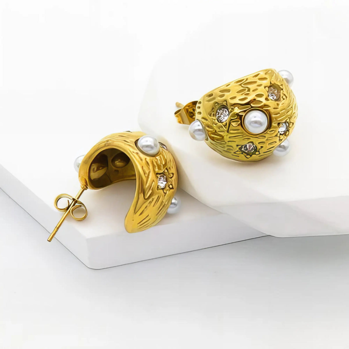 Επιχρυσωμένα Ατσάλινα Καρφωτά Σκουλαρίκια με Πέρλες και Ζιργκόν 2cm (E3219) - charmy.gr