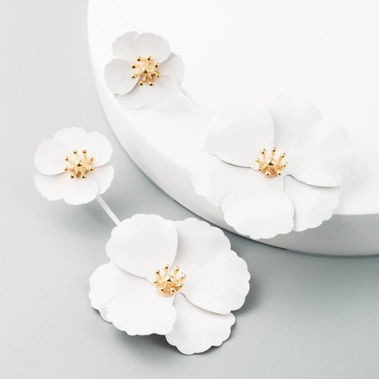 Κρεμαστά σκουλαρίκια λουλούδι χρώμα άσπρο (E1375)
