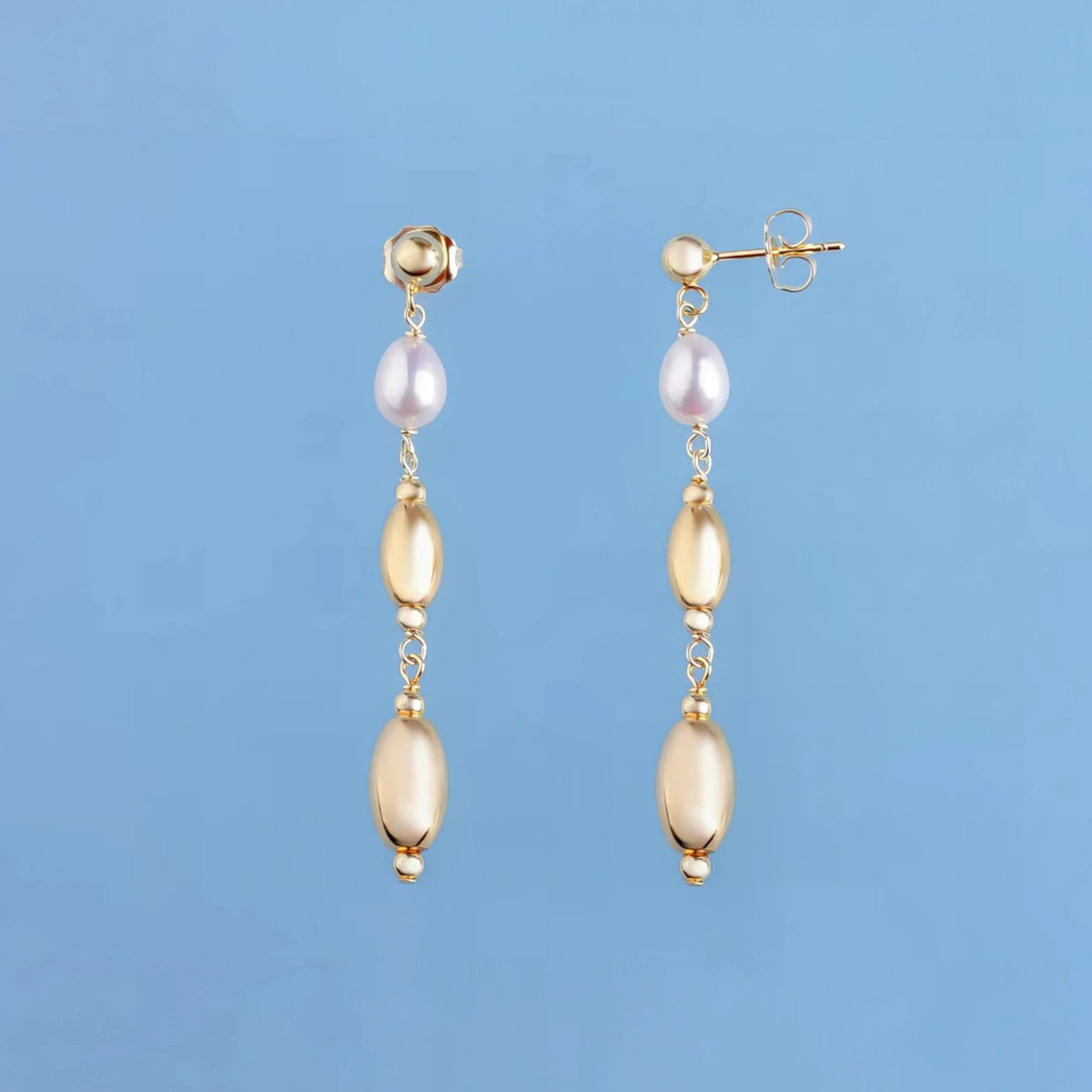 Σκουλαρίκια από Ασήμι 925 Μάκρος 5cm Επιχρυσωμένα με Μαργαριτάρια του Γλυκού Νερού και Χρυσές Λεπτομέρειες (PE018) - charmy.gr