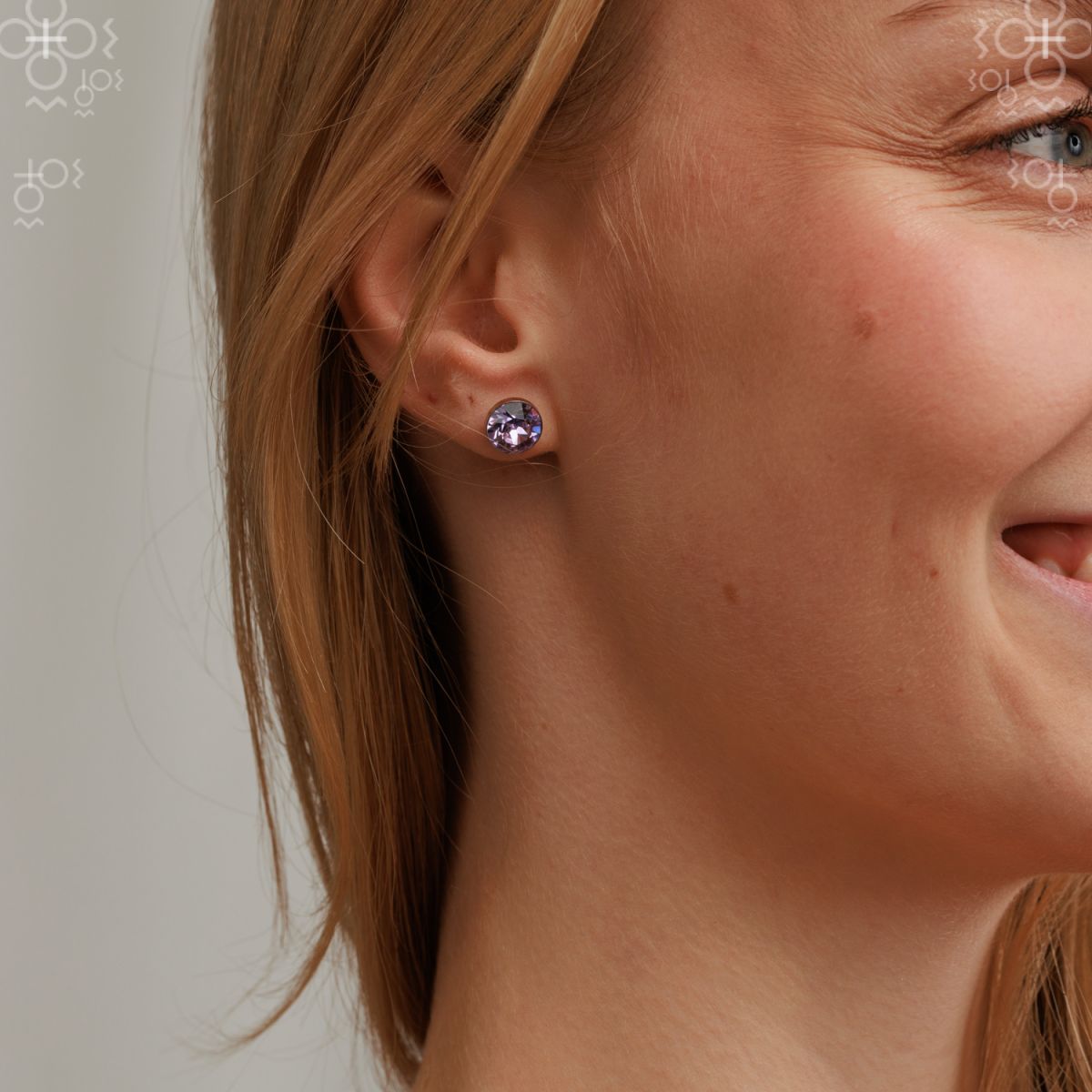 Σκουλαρίκια καρφωτά με κρύσταλλο swarovski χρώμα βιολετί 0.9cm (F1040)