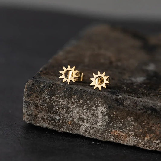 Ατσάλινα σκουλαρίκια καρφωτά χρυσά ήλιος (E1259 )- earrings - charmy.gr