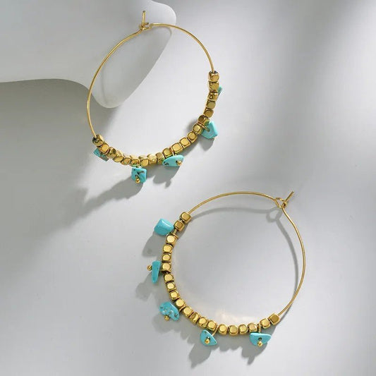 Γυναικεία ατσάλινα σκουλαρίκια κρίκοι boho με τυρκουάζ πετράδια και επιχρυσωμένες χάντρες (E1116) - earrings - charmy.gr
