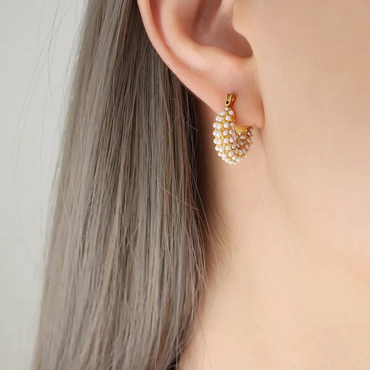 Γυναικεία ατσάλινα σκουλαρίκια κρίκοι με μικρές πέρλες επιχρυσωμένοι 18k (E1354) - earrings - charmy.gr