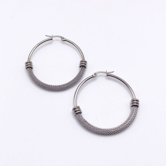 Aτσάλινα σκουλαρίκια κρίκοι με πλέγμα διάμετρος 4.5 εκατοστά (E1219) - earrings - charmy.gr