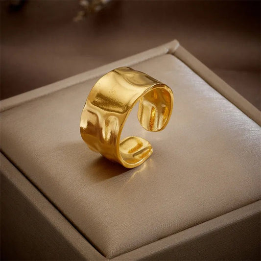 Ατσάλινο δαχτυλίδι σφυρήλατο χρώμα χρυσό one size (R1335) - ring – charmy.gr