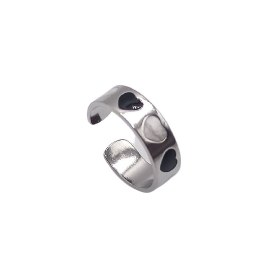 Γυναικείο ατσάλινο ρυθμιζόμενο δαχτυλίδι ασημί με μαύρες και άσπρες καρδιές με σμάλτο (R1275) - rings - charmy.gr