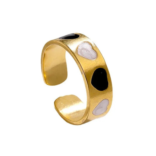 Ατσάλινο ρυθμιζόμενο δαχτυλίδι χρυσό με μαύρες και άσπρες καρδιές με σμάλτο (R1274) - rings - charmy.gr