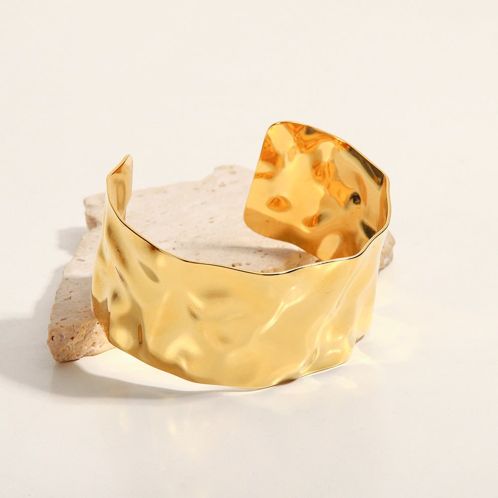 Γυναικείο βραχιόλι ατσάλινο χειροπέδα σφυρήλατο επιχρυσωμένο (B1068)  - bracelet - charmy.gr