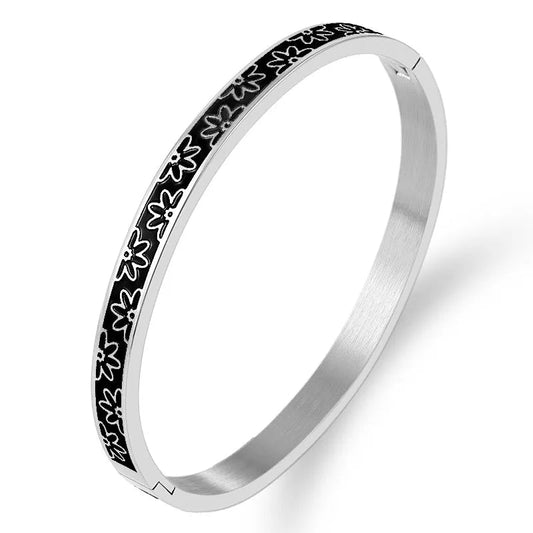 Βραχιόλι χειροπέδα ατσάλινη με μαύρο σμάλτο χρώμα ασημί (B1558) - bracelet - charmy.gr