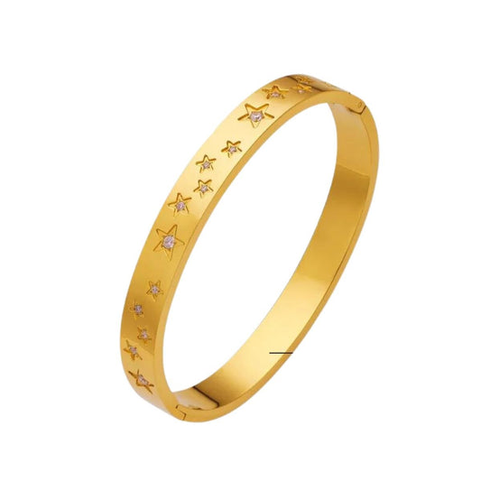 Βραχιόλι χειροπέδα ατσάλινη με χαραγμένα αστέρια και ζιργκόν επιχρυσωμένη (B1482) - bracelet - charmy.gr