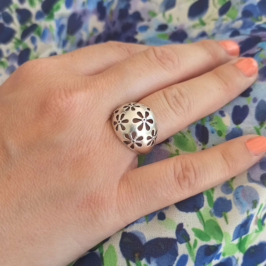 Χειροποίητο δαχτυλίδι ρυθμιζόμενo με σχέδιο λουλούδια επαργυρωμένο (R1305) - ring - charmy.gr