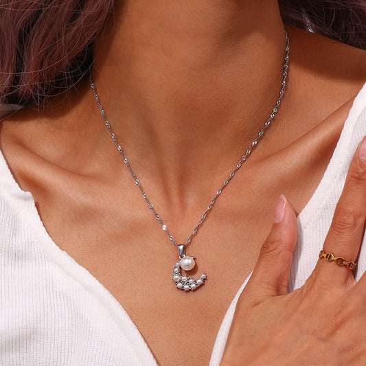 Γυναικείο κολιέ ατσάλινο φεγγάρι διακοσμημένο με πέρλες (N1128) - necklace - charmy.gr