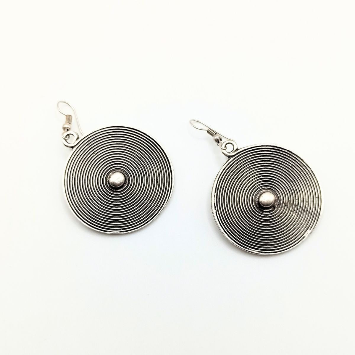 Κρεμαστά σκουλαρίκια boho με κυκλικά ανάγλυφα μοτίβα 4.5 εκ (E1286) - earrings - charmy.gr