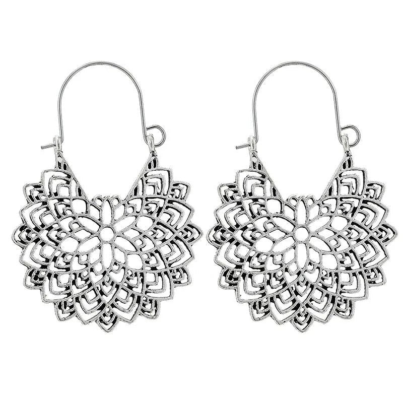Κρεμαστά σκουλαρίκια boho χρώμα ασημί (E1115) - earrings - charmy.gr