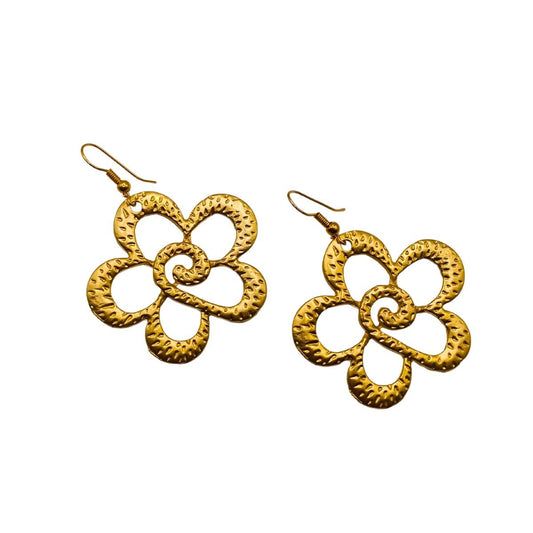 Κρεμαστά σκουλαρίκια σχέδιο λουλούδι επιχρυσωμένα 4.5εκ (E1300) - earrings - charmy.gr
