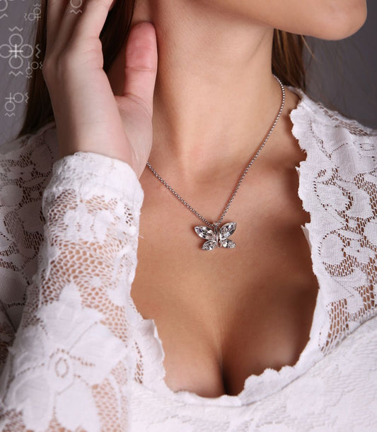 Χειροποίητο κολιέ πεταλούδα από κρύσταλλο swarovski (F1033) – necklace – charmy.gr