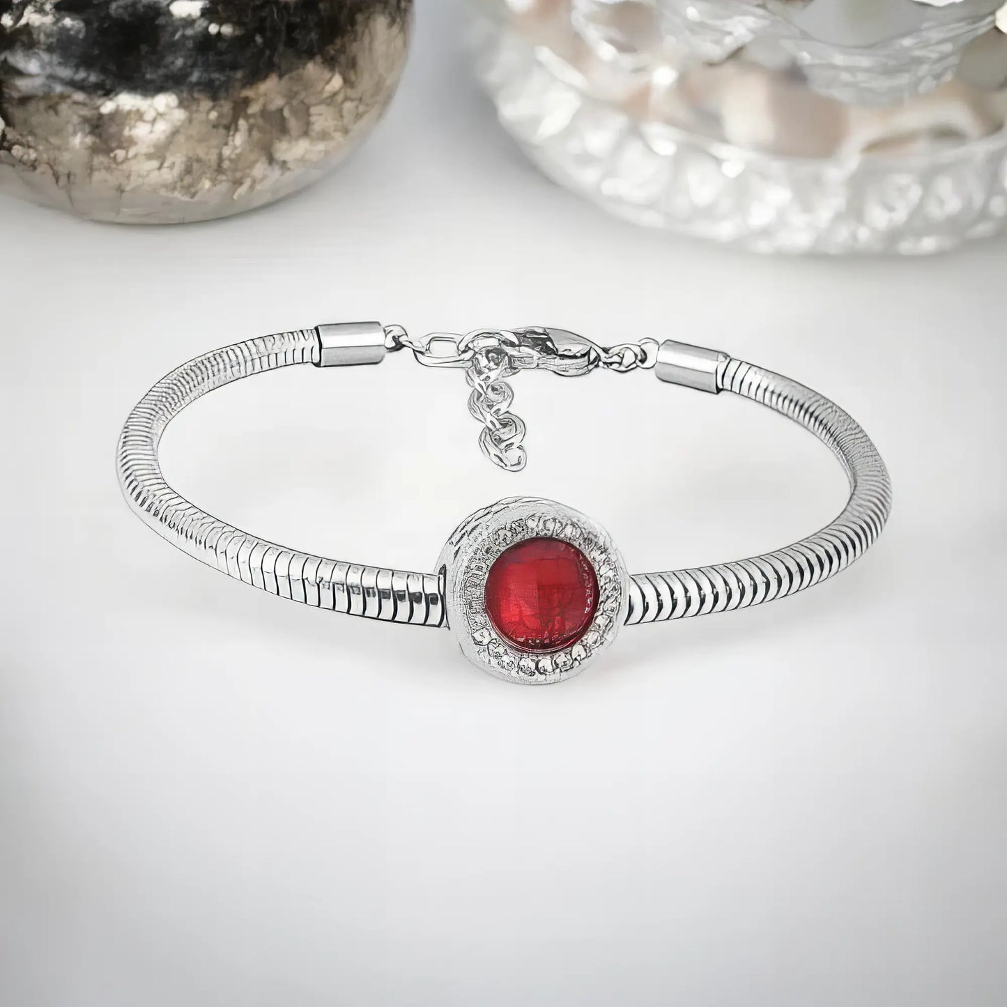 Ατσάλινο βραχιόλι με charm (B3262)