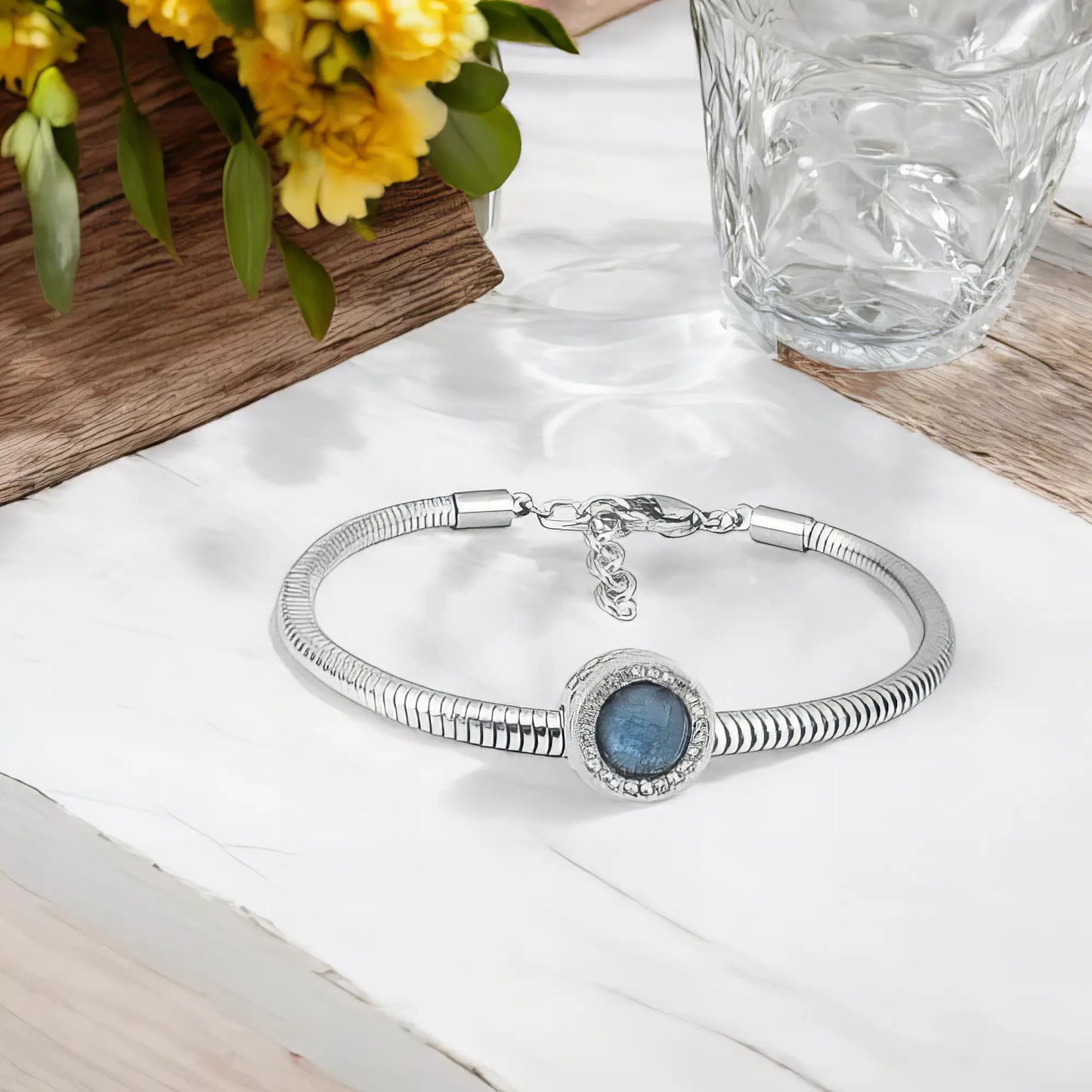 Ατσάλινο βραχιόλι με charm (B3265)
