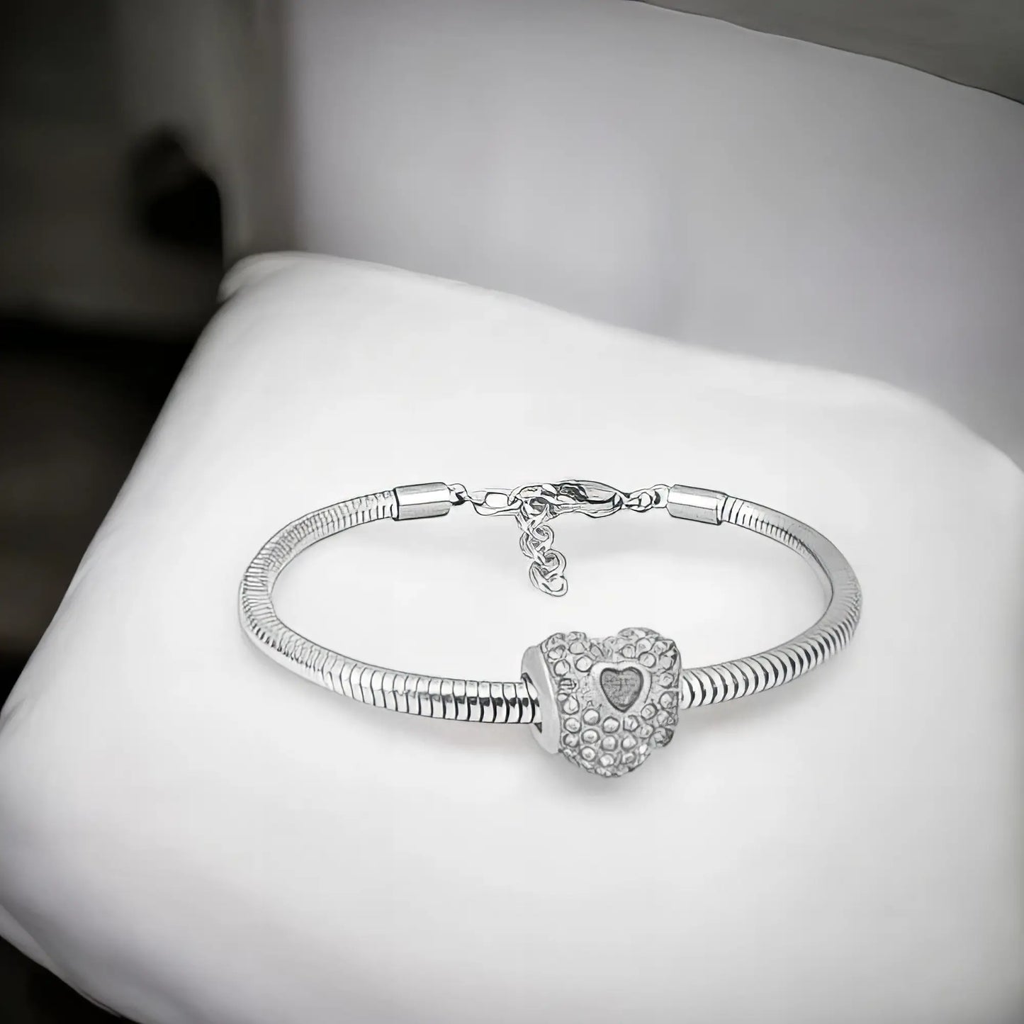 Ατσάλινο βραχιόλι με charm (B3277)