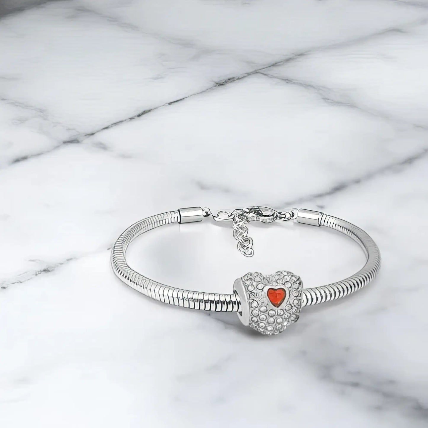 Ατσάλινο βραχιόλι με charm (B3278)