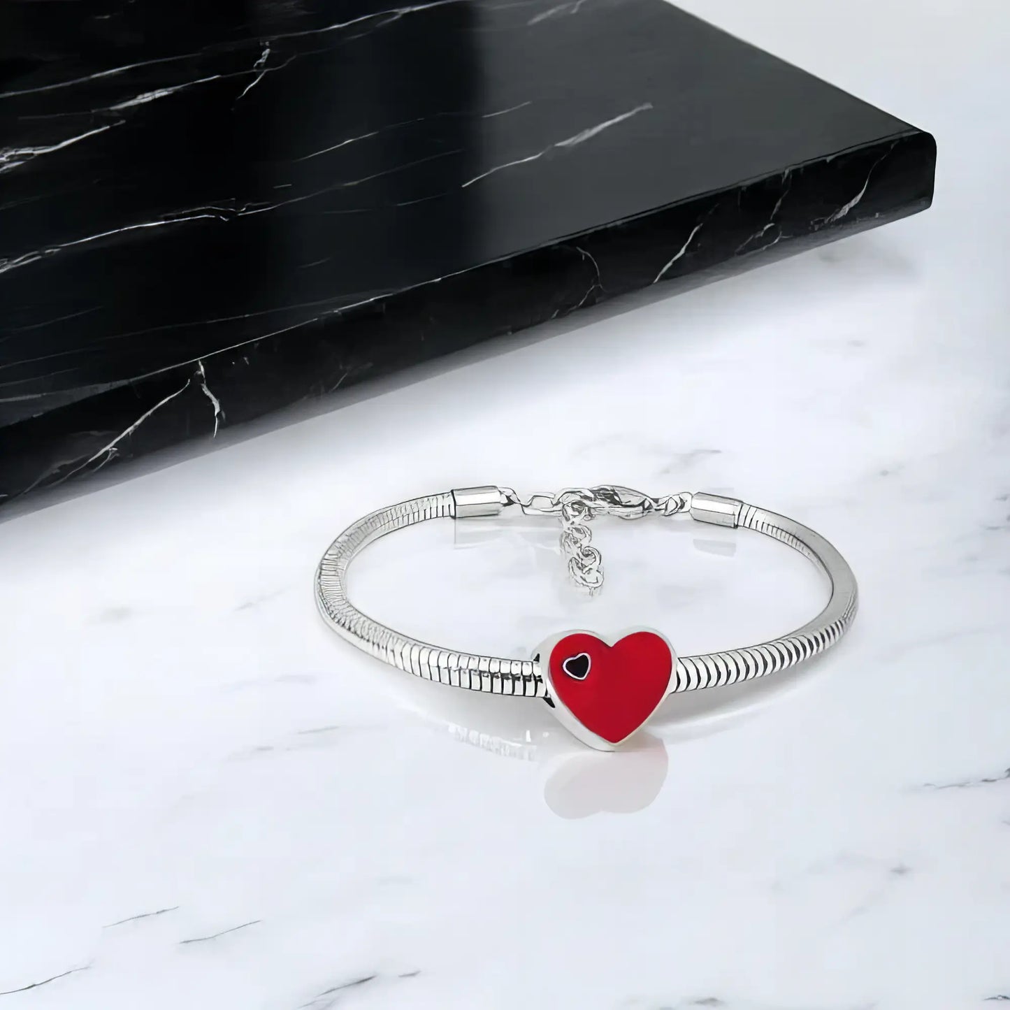 Ατσάλινο βραχιόλι με charm (B3298)