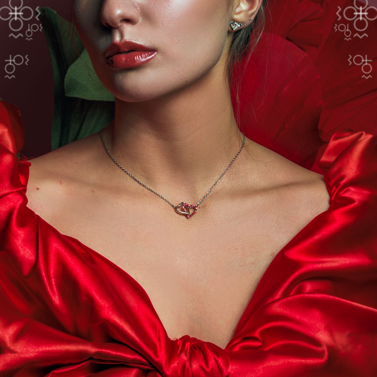Χειροποίητο κολιέ με διπλή  καρδιά με κρύσταλλα swarovski (F1029)