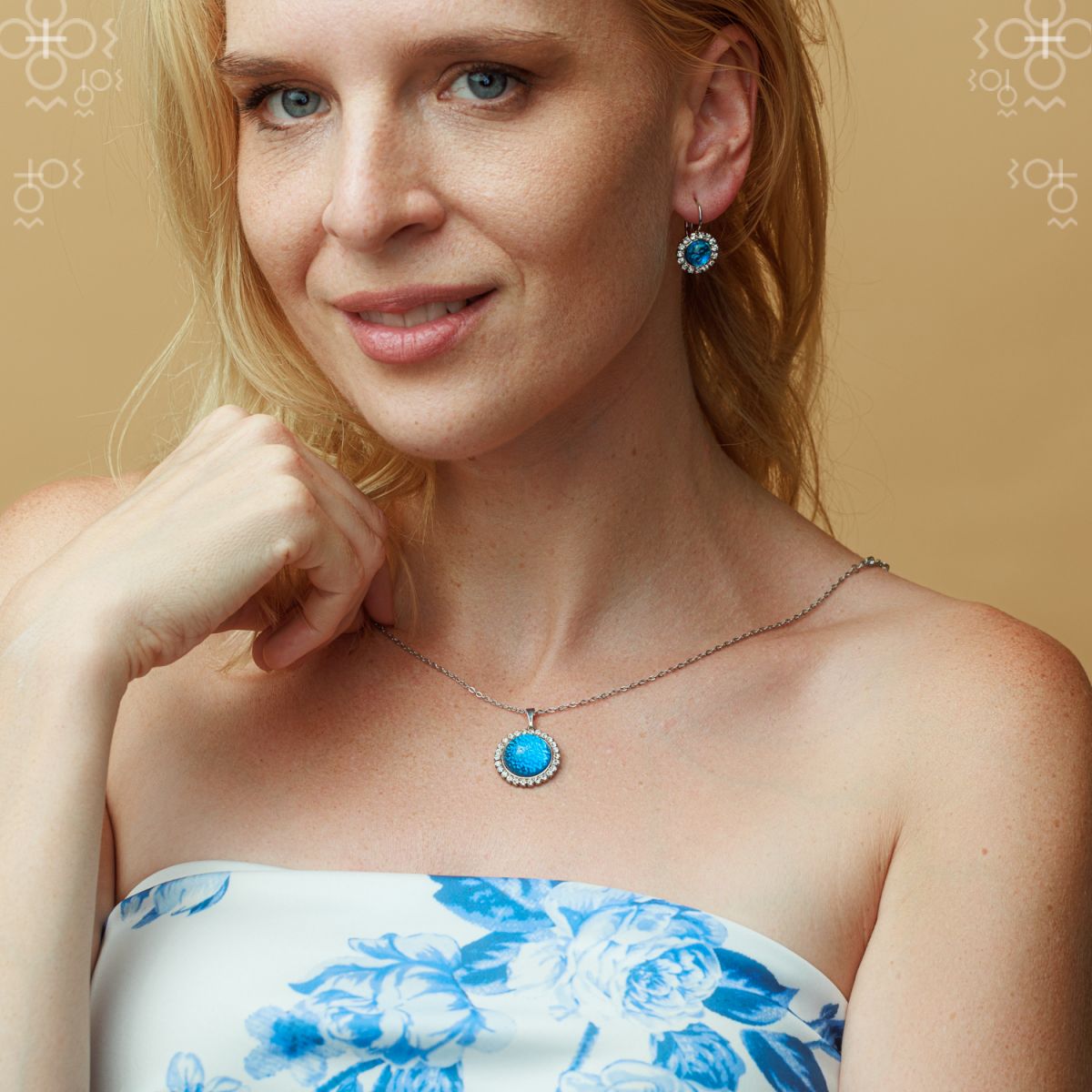 Χειροποίητο κολιέ με κρύσταλλα swarovski (F1031)