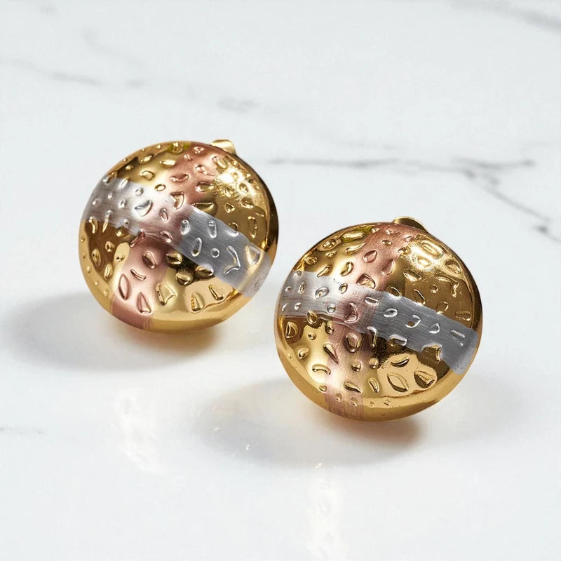 Ατσάλινα Σκουλαρίκια με Ανάγλυφη Υφή – Τρίχρωμος Σχεδιασμός (E1590)