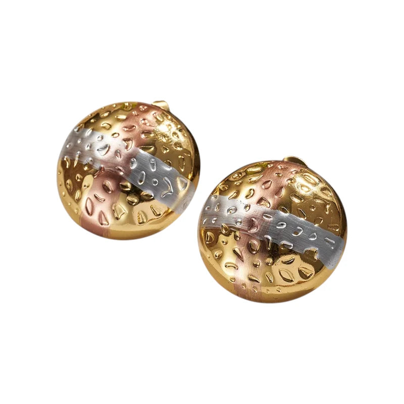 Ατσάλινα Σκουλαρίκια με Ανάγλυφη Υφή – Τρίχρωμος Σχεδιασμός (E1590)