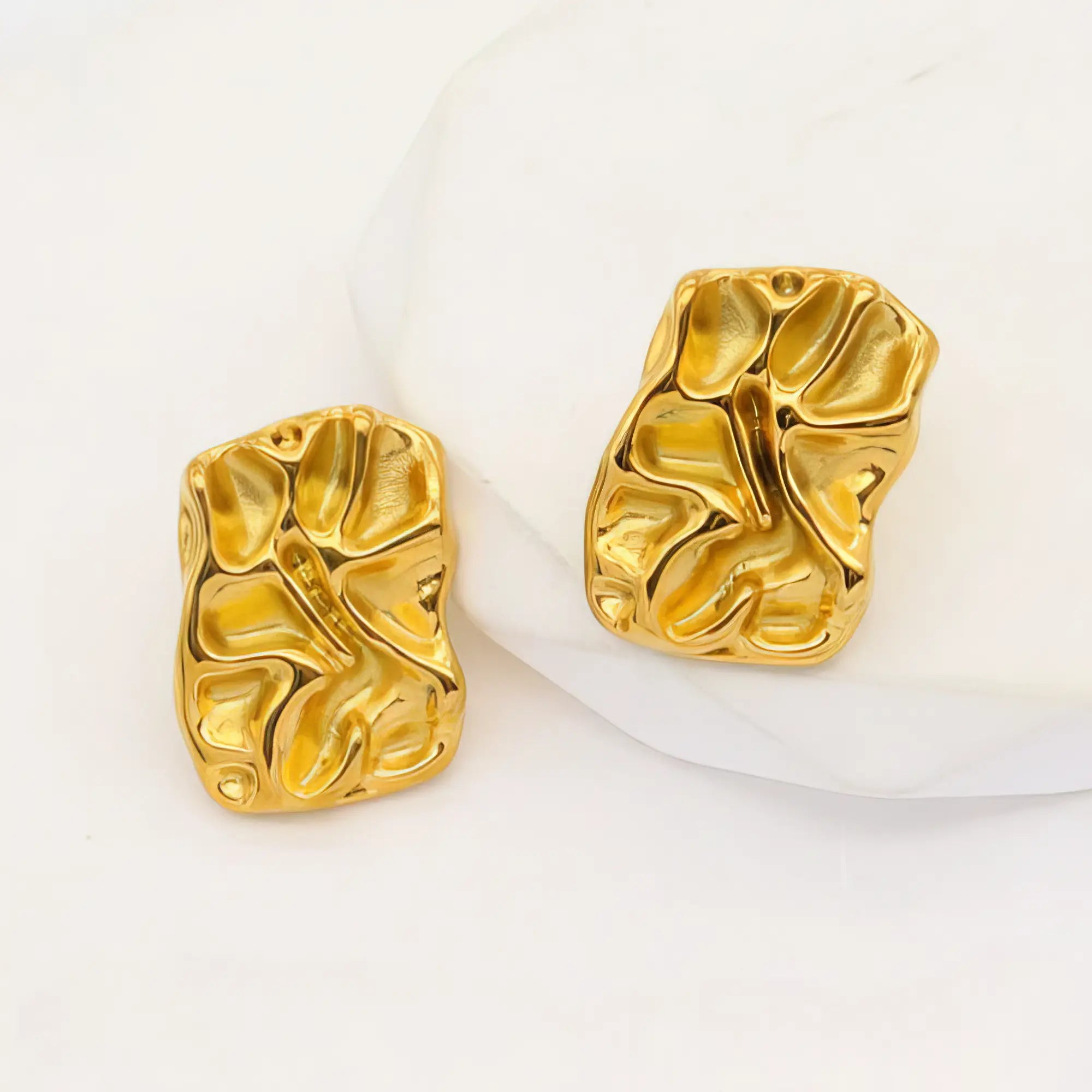 Σκουλαρίκια από ανοξείδωτο ατσάλι σε χρυσό με υφή – 2.3cm (E3330)