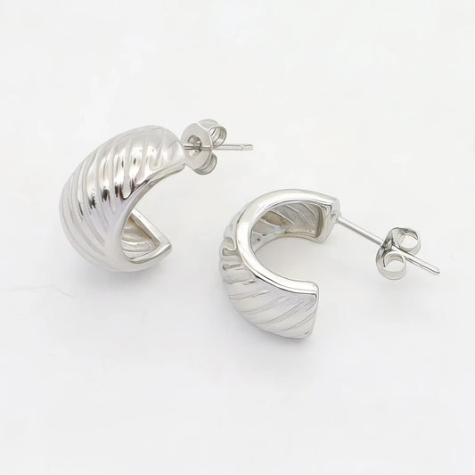 Σκουλαρίκια από ανοξείδωτο ατσάλι mini κρίκοι με υφή – 1,5 cm (E3335)