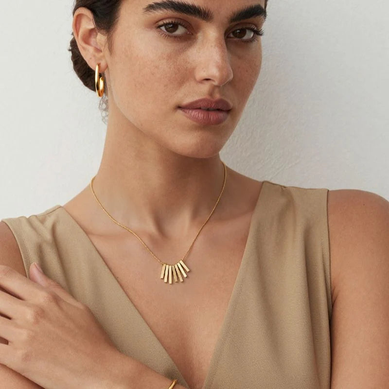 Χρυσό Ατσάλινο Κολιέ Choker Γεωμετρικές Ράβδοι (N5036)