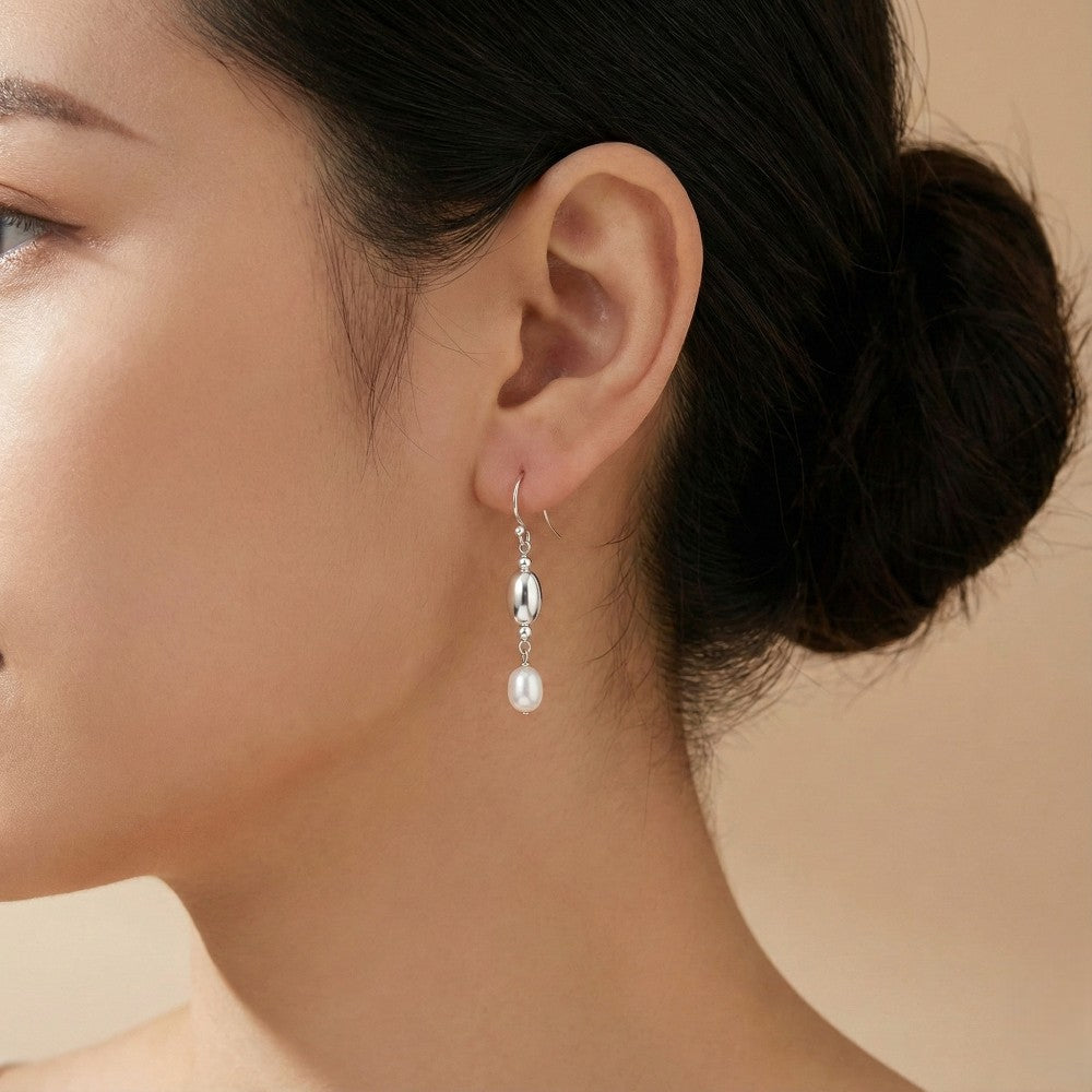 Ασημένια 925 Σκουλαρίκια Μάκρος 3.5cm με Οβάλ Μαργαριτάρια Γλυκού Νερού (PE019)